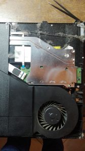 Tak wygląda PS4 w środku po 2 latach użytkowania